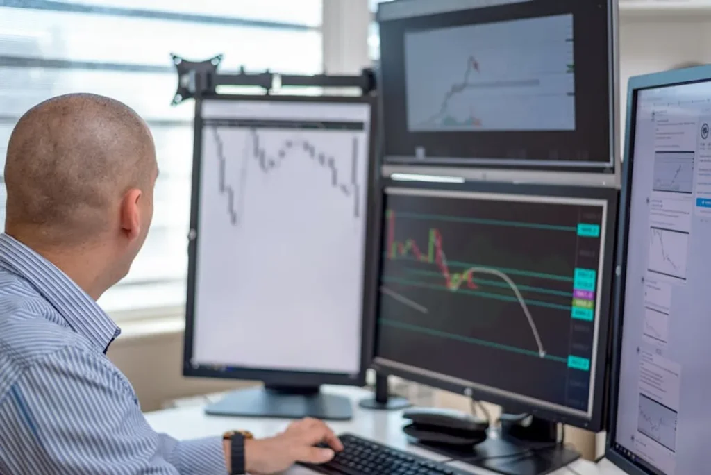 How to Monitor Competitor Ranking Volatility
